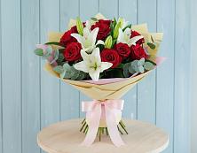 Букет цветов из:  Лилии и Розы в Новой Ольховке