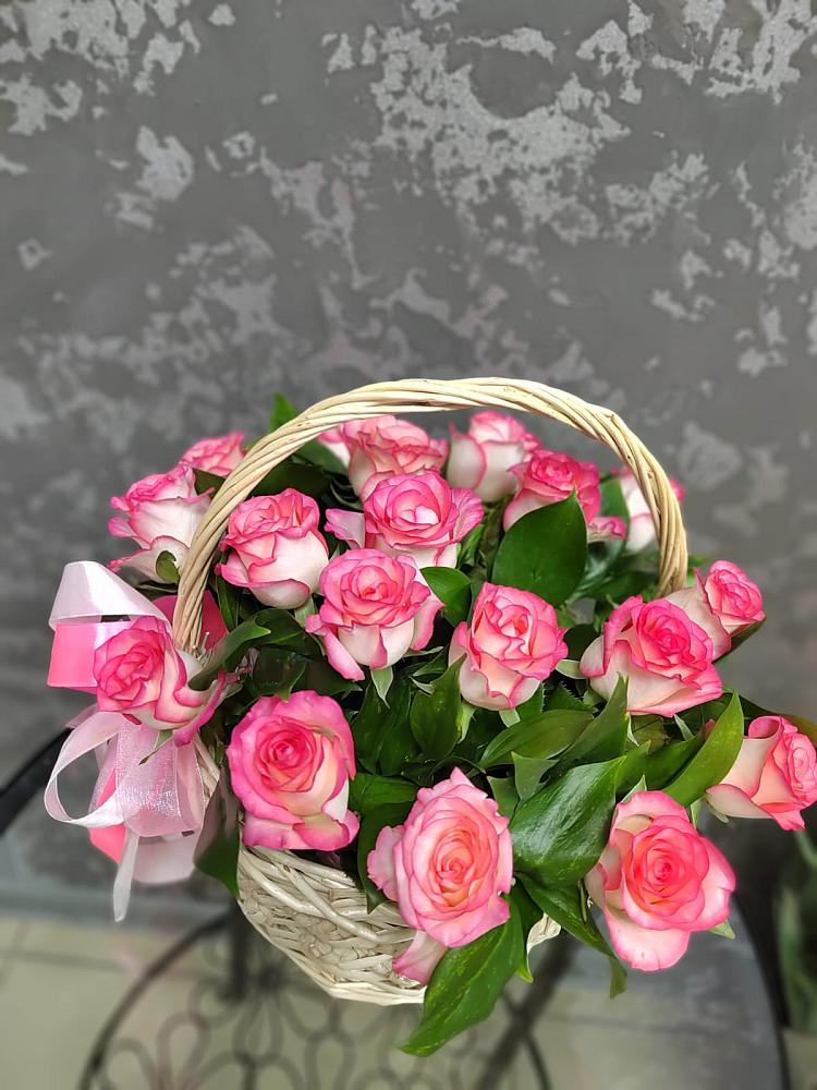 Цветочная композиция из Розы в корзине в Новой Ольховке