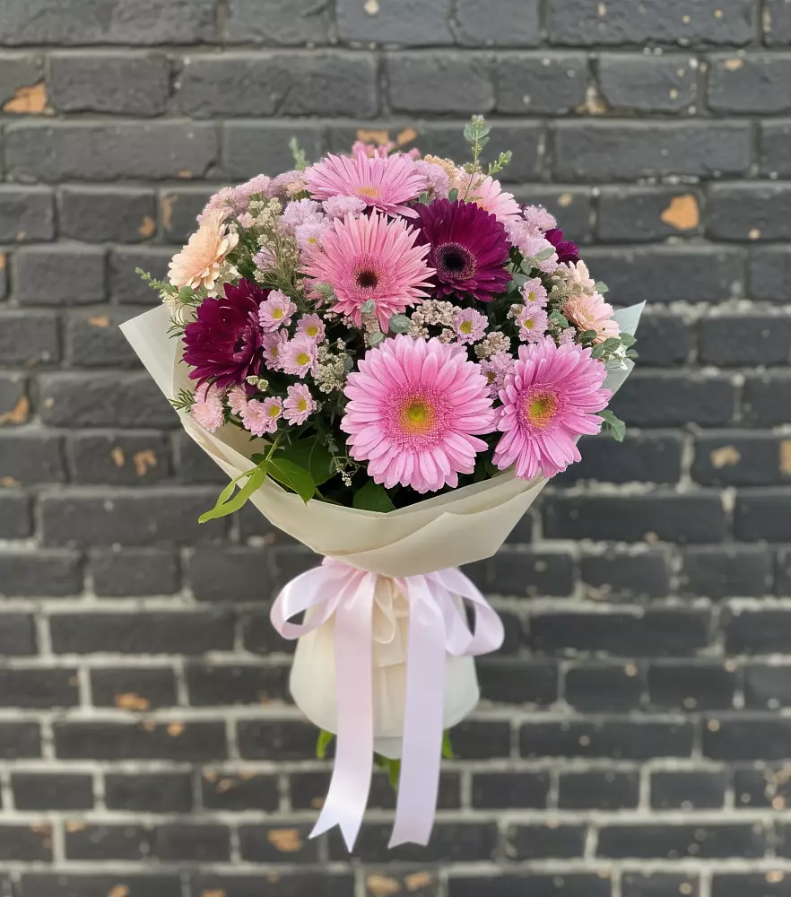 Букет цветов из: Герберы и Хризантемы в Новой Ольховке