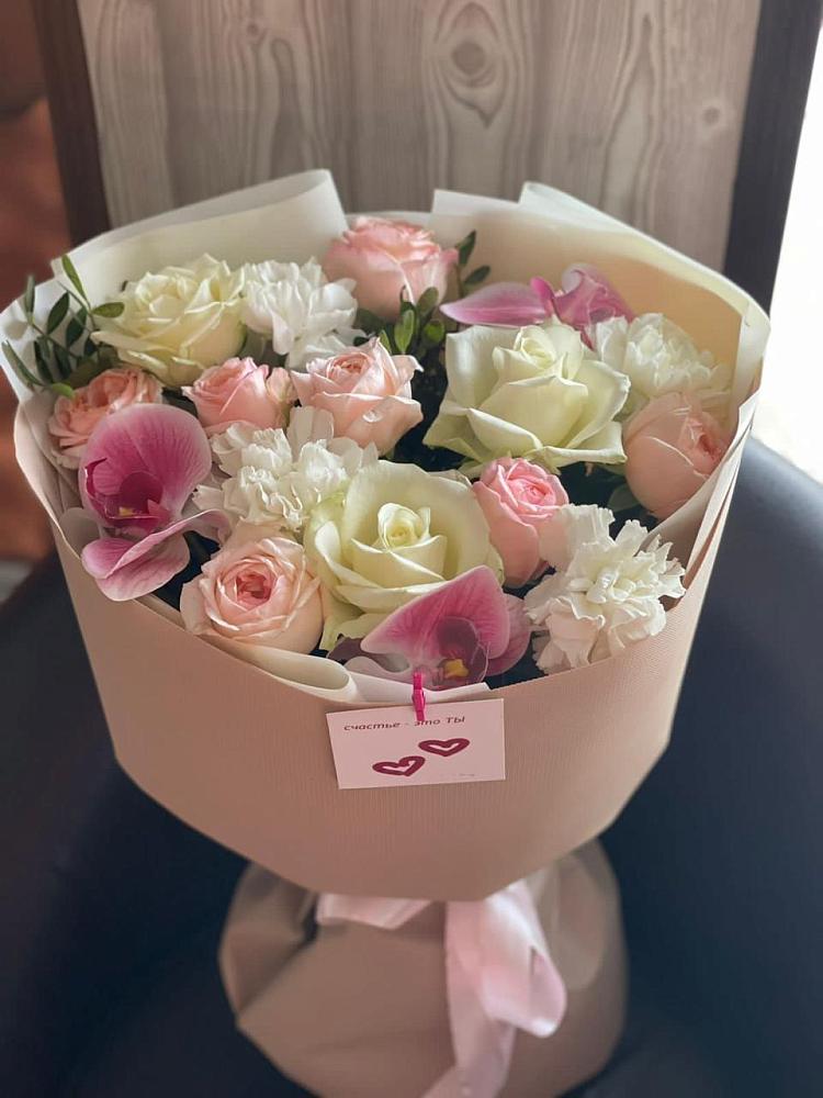 Букет цветов из: Орхидеи, Розы и Гвоздики в Новой Ольховке