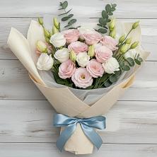 Букет цветов из:  Лизиантусы в Новой Ольховке