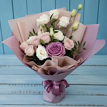 Букет цветов из:  Розы и Лизиантусы в Новой Ольховке