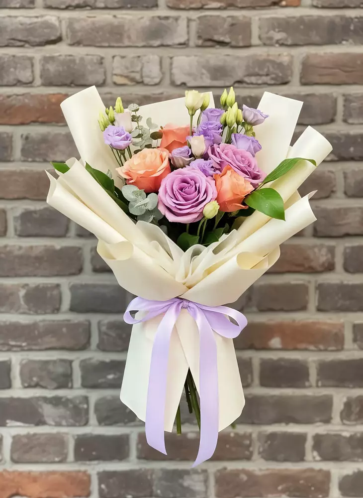 Букет цветов из: Лизиантусы и Розы в Новой Ольховке