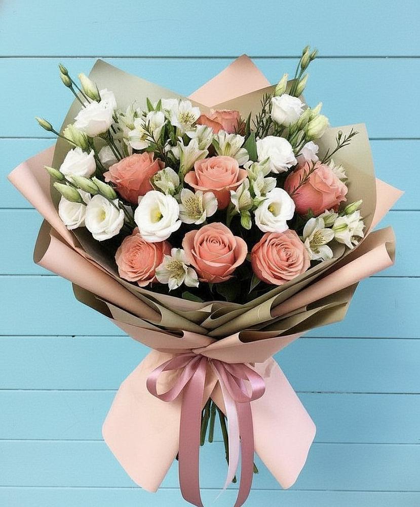 Букет цветов из: Розы, Альстромерии и Лизиантусы в Новой Ольховке