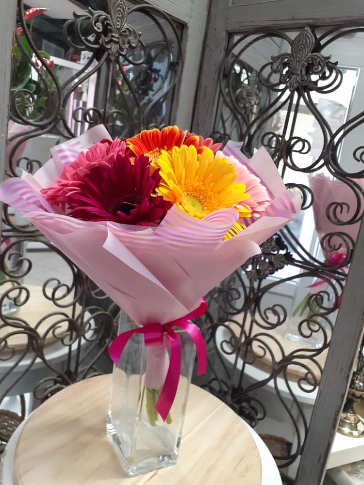 Букет цветов из: Герберы в Новой Ольховке