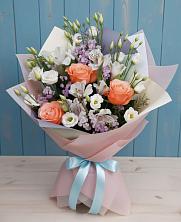 Букет цветов из:  Лизиантусы, Розы, Альстромерии и Гипсофила в Новой Ольховке