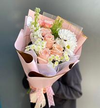 Букет цветов из:  Хризантемы и Розы в Новой Ольховке