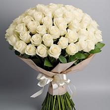 Букет 101 беля роза Белоснежка в Новой Ольховке