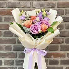 Букет цветов из:  Лизиантусы и Розы в Новой Ольховке