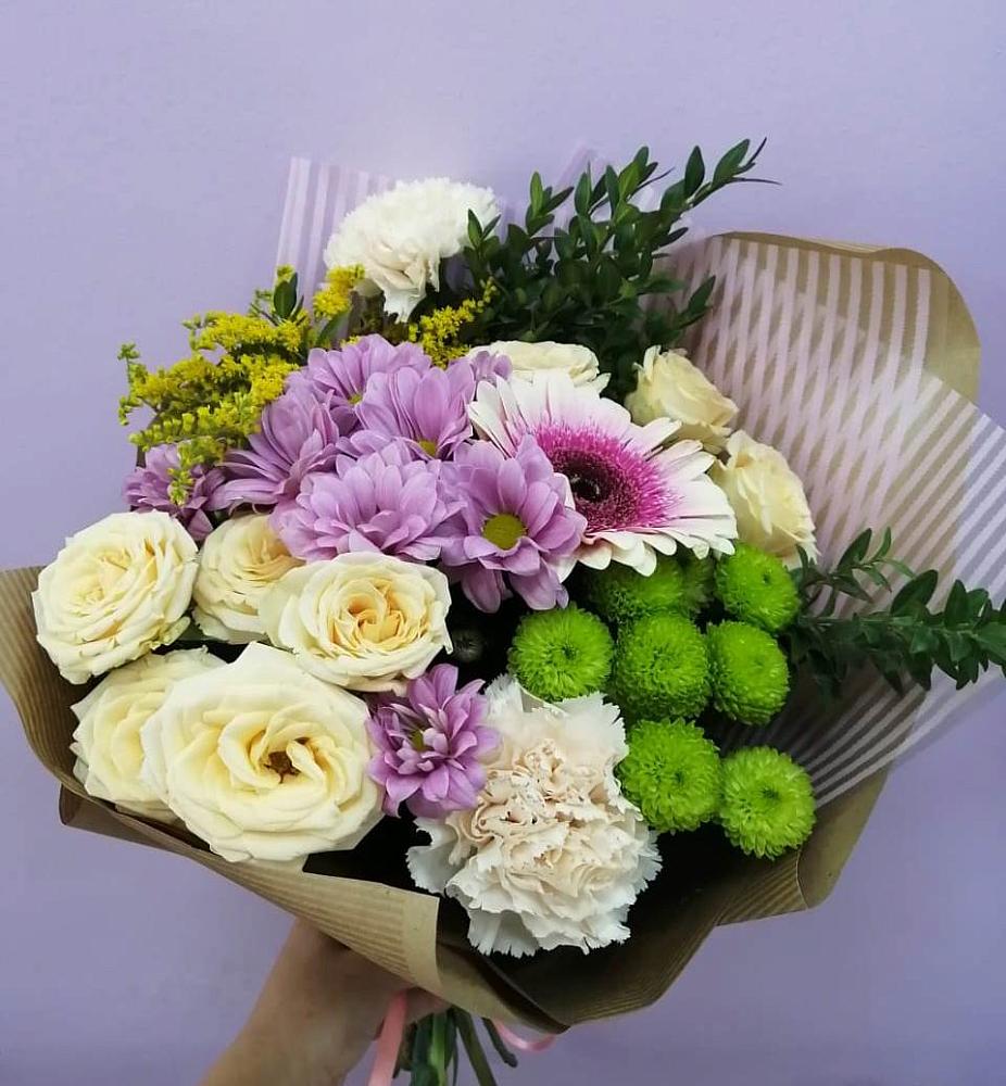 Букет цветов из: Хризантемы, Розы, Гвоздики и Герберы в Новой Ольховке