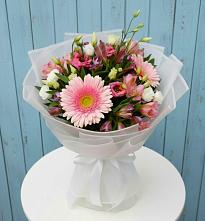 Букет цветов из:  Герберы, Альстромерии и Лизиантусы в Новой Ольховке
