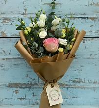 Букет цветов из:  Розы и Лизиантусы в Новой Ольховке