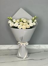 Букет цветов из:  Розы и Лизиантусы в Новой Ольховке